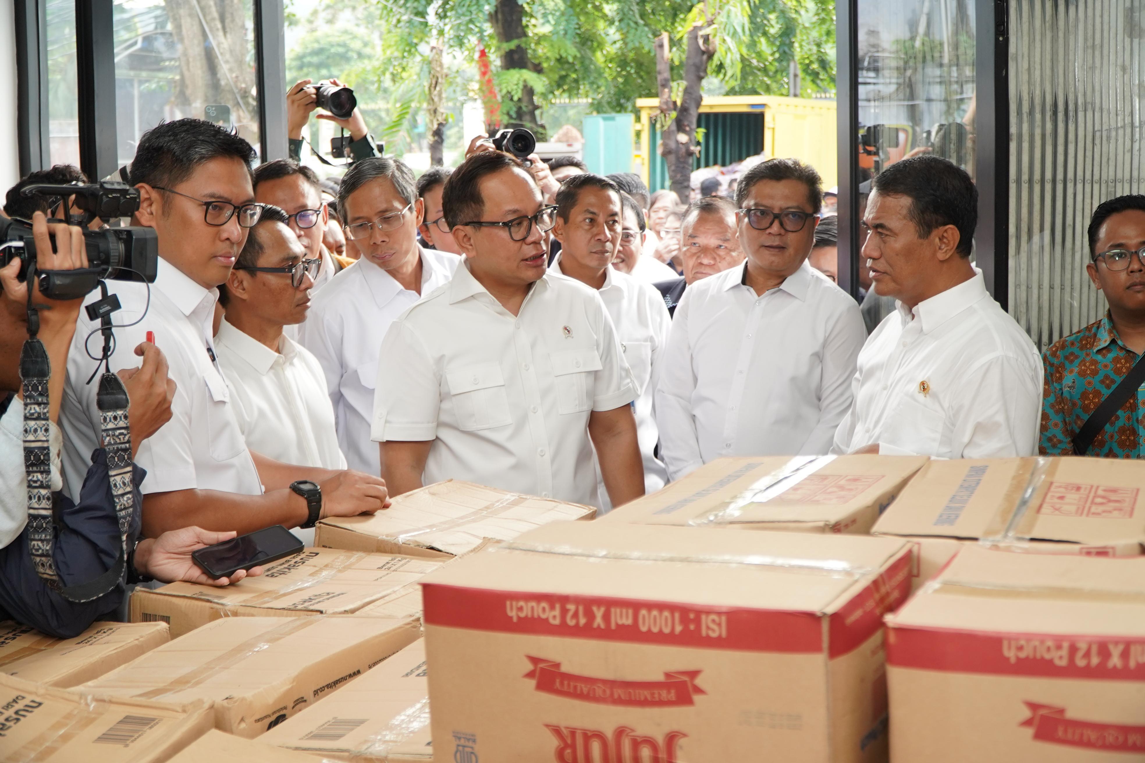 Mentan Pimpin Operasi Pasar Pangan Murah Besar-Besaran, Libatkan 4.500 Gerai Kantor Pos di Seluruh Indonesia