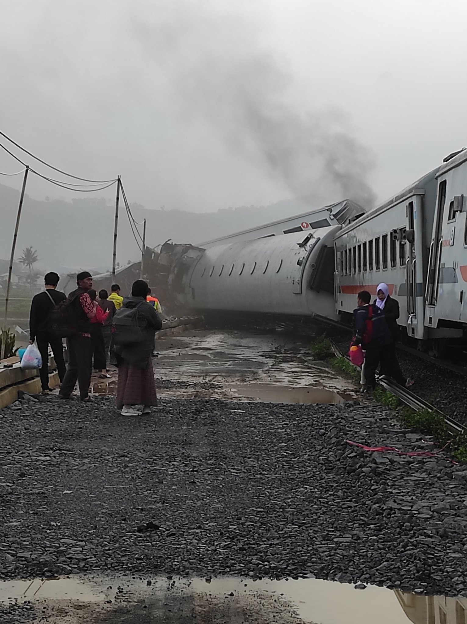 Imbas Kecelakaan KA Bandung Raya dengan KA Turangga, Sebanyak 8 KA Lintas Selatan Dibatalkan 