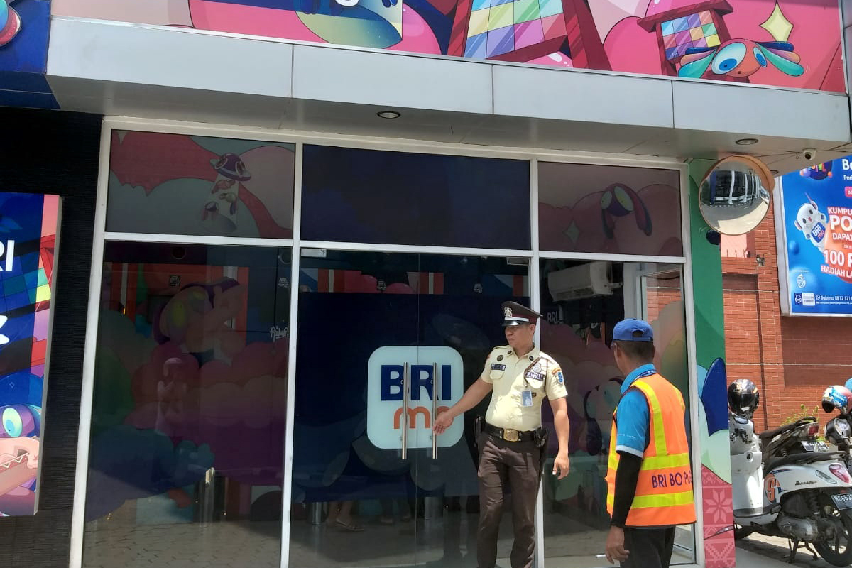 Nasabah BRI Rasakan Praktisnya Menarik Tunai dan Bayar Tagihan di ATM