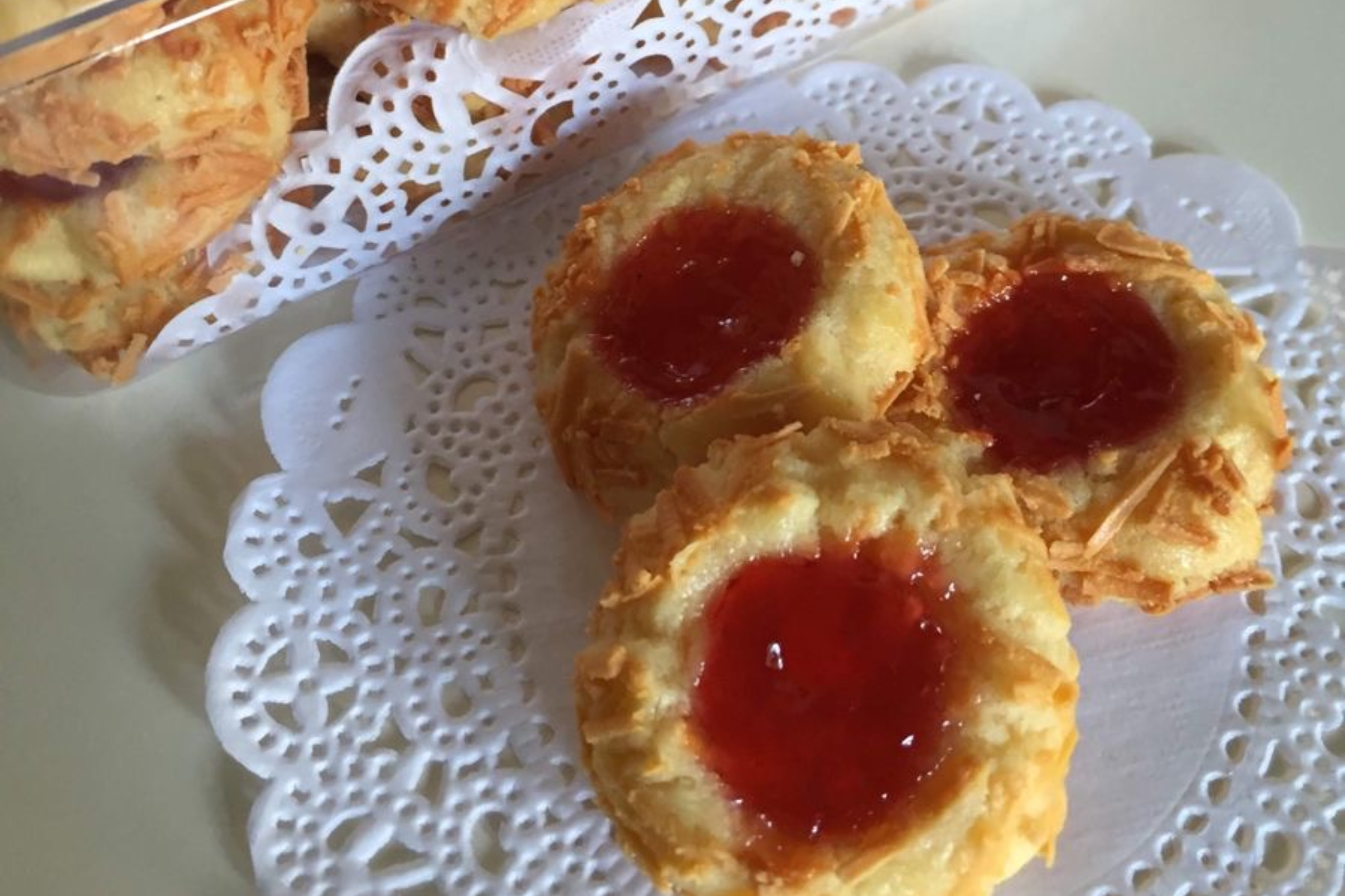 Resep Kue Strawberry Thumbprint, Pilihan Manis untuk Isi Toples Lebaran!