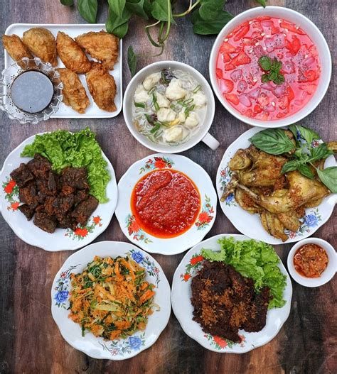 Stop Makan Makanan Ini Saat Buka Puasa! Kenali Risiko dan Berhentilah Konsumsi Menu Kudapan yang Membahayakan