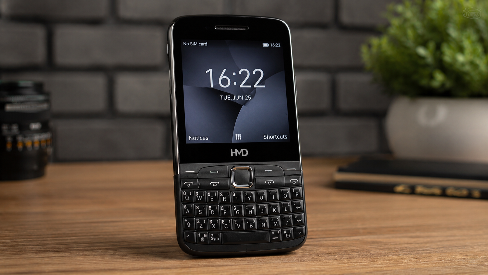 HMD Siapkan Feature Phone Baru, Desainnya Mirip BlackBerry