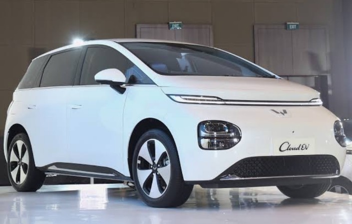 Wuling Cloud EV 2026 Perkuat Keamanan Berkendara Lewat Kamera 360 dan Blind Spot Monitoring