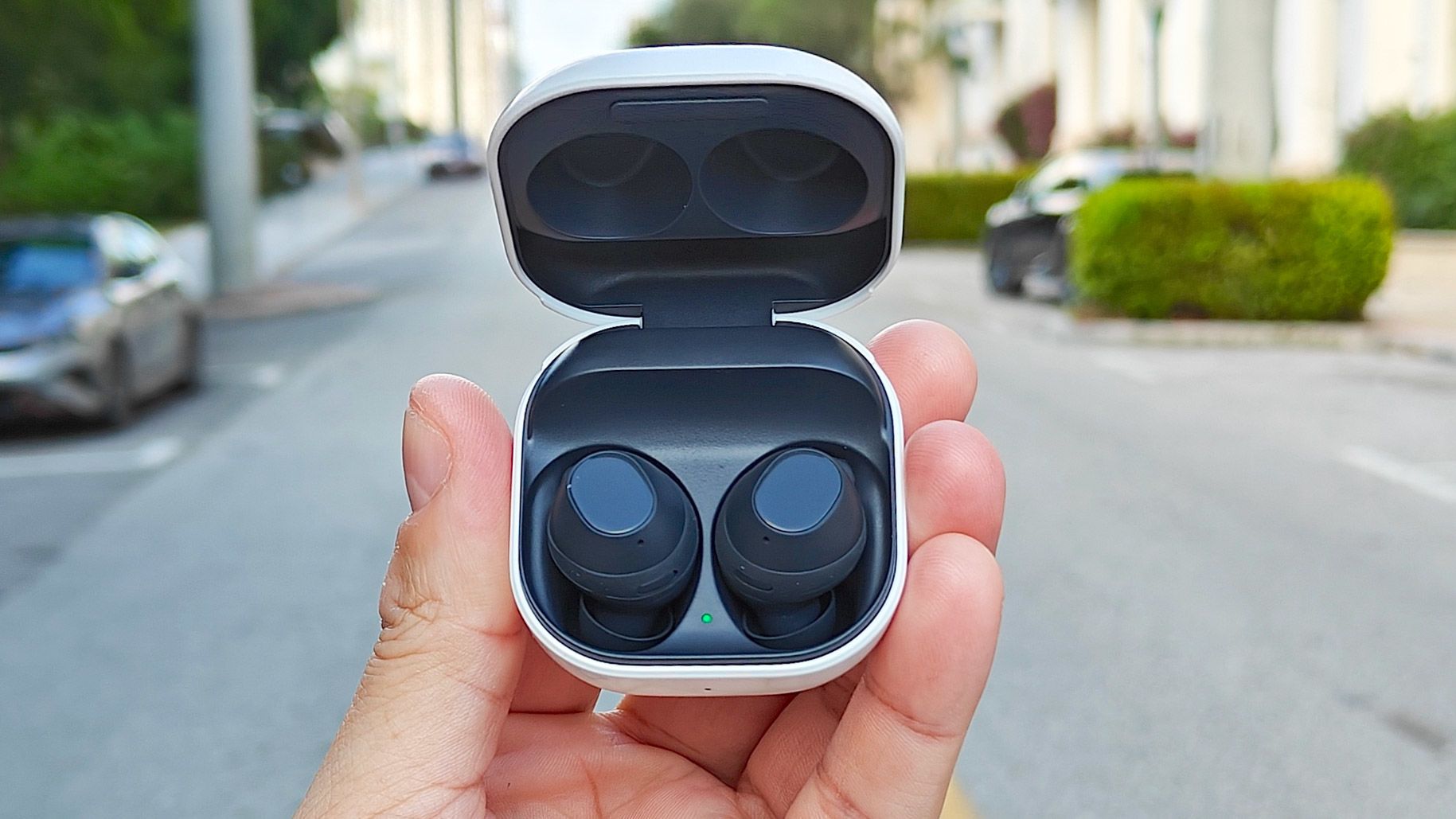 Galaxy Buds FE: Earbud Nirkabel Berkualitas Tinggi dengan Harga Terjangkau