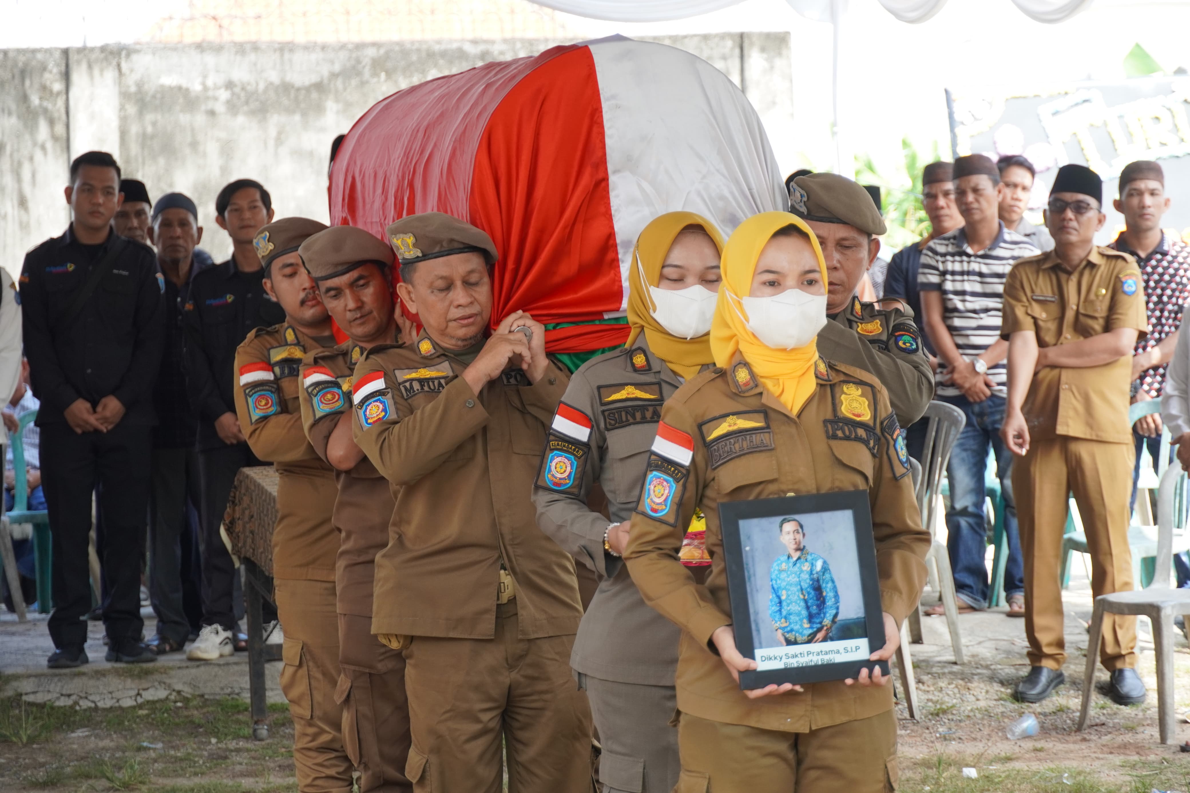 Pj Bupati OKI Lepas Jenazah Diky Sakti Sebelum Dimakamkan, Asmar Wijaya: Almarhum Sosok Pekerja Keras