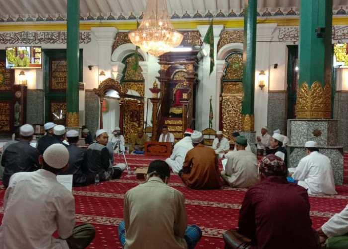 Malam Tahun Baru 2024, Masjid Agung Palembang Gelar Yasinan dan Dzikir Bersama, Diikuti Jemaah Luar Kota