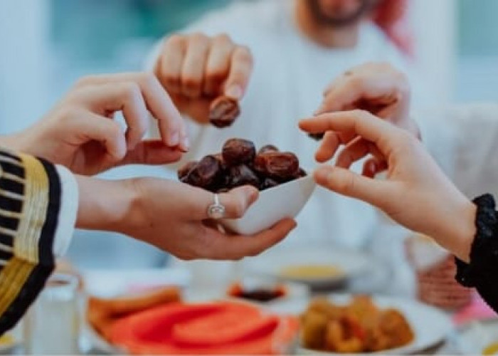 Apakah Makan 2 Buah Kurma Saat Buka Puasa Membuat Kenyang?Simak Faktanya sebagai Pilihan Terbaik Saat Ramadhan