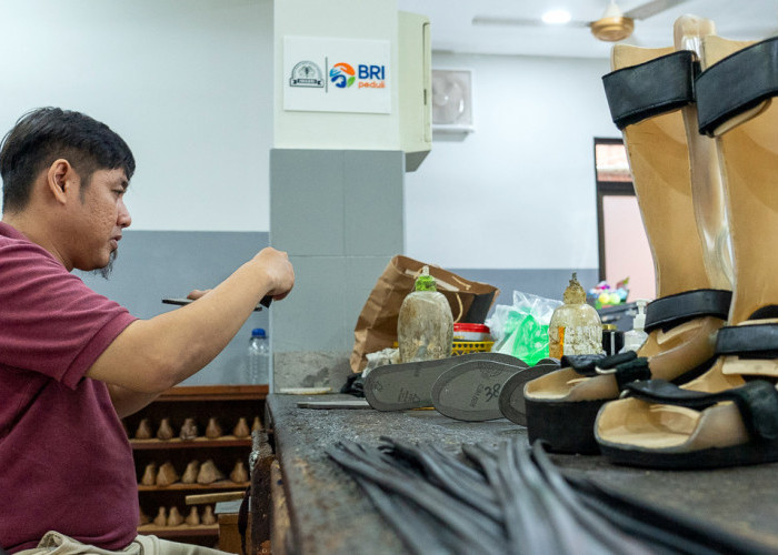 BRI Peduli Salurkan Beasiswa dan Fasilitas untuk Penyandang Disabilitas di YPAC Jakarta