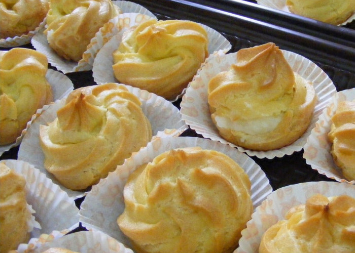 Resep Kue Sus Klasik: Kulitnya yang Lembut Berpadu dengan Isian Vla Creamy, Cocok untuk Teman Nyantai!
