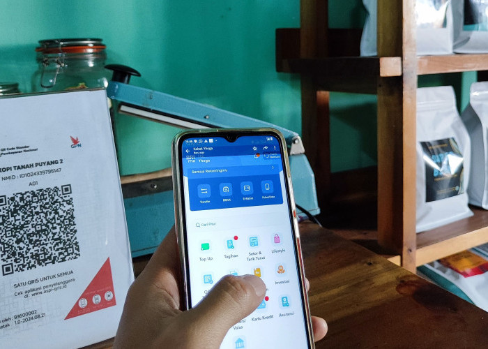 QRIS dan Mobile BRI Permudah Pembayaran Digital di UMKM Kopi Lahat