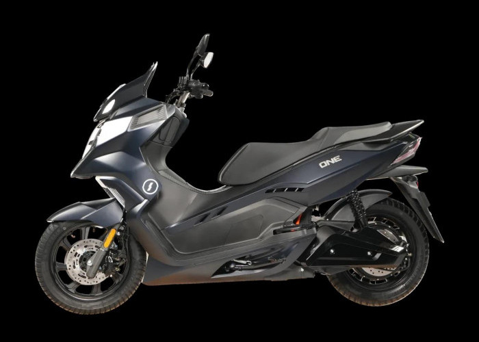 Polytron Fox-R vs Alva One: Adu Spesifikasi, Jarak Tempuh, Performa, dan Harga Motor Listrik