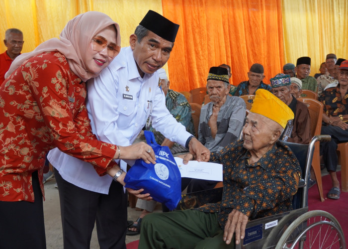 Jelang HUT RI ke-79, Pemkab OKI Peduli Veteran, Yatim dan Lansia