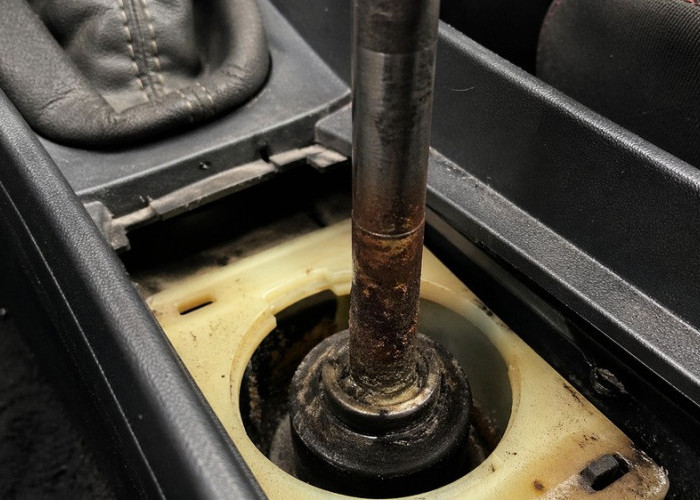 Menguak Penyebab Karat pada Tuas Transmisi Mobil Bekas