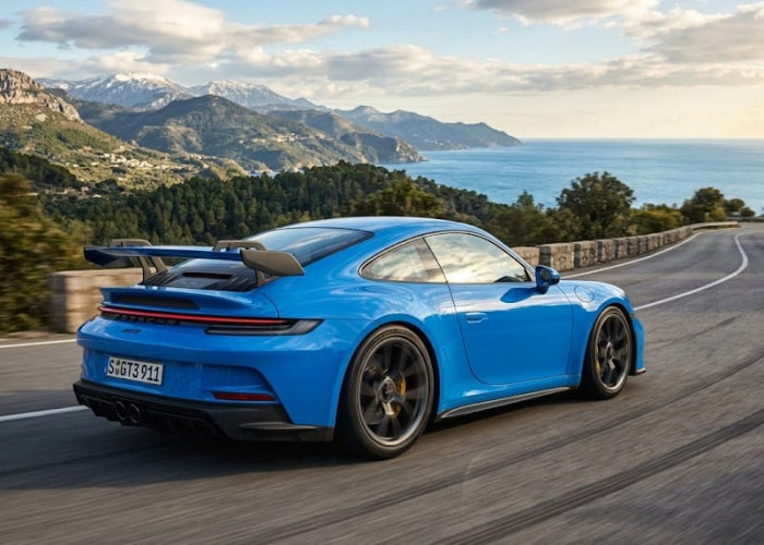 Porsche 911 GT3 Generasi Terbaru Tawarkan Mesin 510 PS dan Putaran 9.000 RPM
