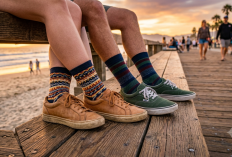 Jangan Sembunyikan Kakimu! Saatnya Kaos Kaki Bermotif Ambil Alih Panggung Jalanan