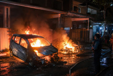 Nekat! Perempuan Bakar Mobil dan Dua Motor di Perumahan Elite Palembang, Berakhir Ditangkap Polisi