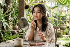 Bikin Pangling! Kombinasi Lip Gloss Ini Siap Ubah Tampilan Trik Simple Jadi Mewah