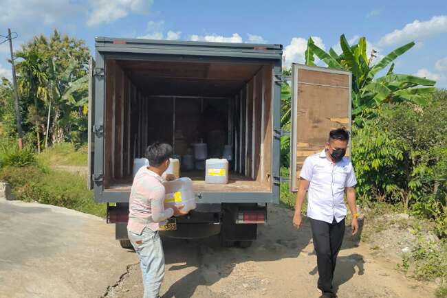 Polisi dan Pemda OKU Temukan 4 Ton Migor di sebuah Rumah