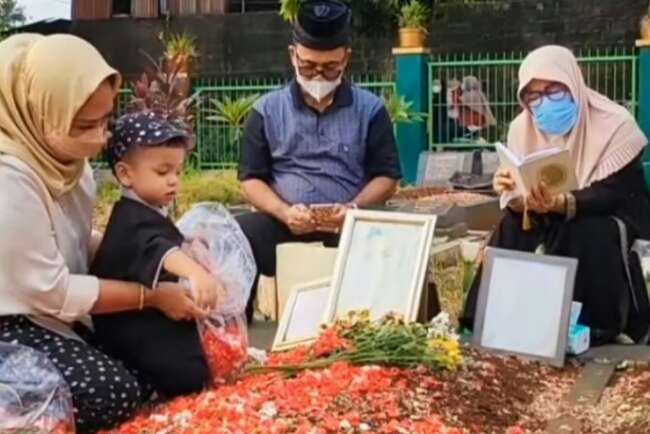 Faisal Bawa Gala ke Makam Vanessa-Bibi, Ada Jejak Digital Dia Sudah Berusaha