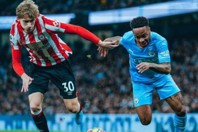 Bertahan Dipuncak, Manchester City Tekuk Brentford 2-0