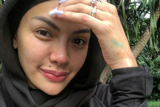 Emak-Emak yang Ambil Foto Rumah Nikita Mirzani, Ternyata Pejabat RT