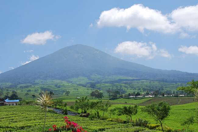 Warga Pagaralam Beraktifitas Normal, Pendakian Tetap Dibuka