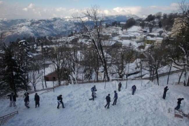 16 Wisatawan Tewas Kedinginan di Pakistan