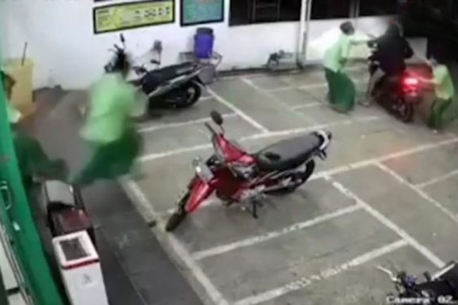 Heboh, Video Santri Gagalkan Aksi Pencurian Motor di Pesantren