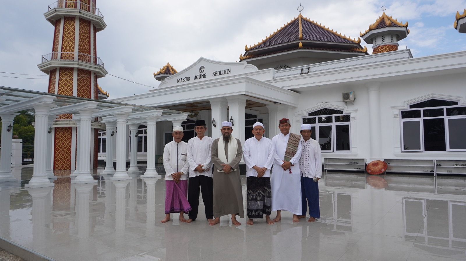 Masjid Agung Solihin Kayuagung, Rumah Ibadah Ramah Profesional dan Memberdayakan Umat