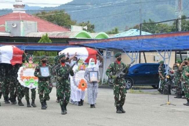 Jenazah Sertu Eka dan Istrinya yang Jadi Korban KKB Dimakamkan di Kampung Halaman