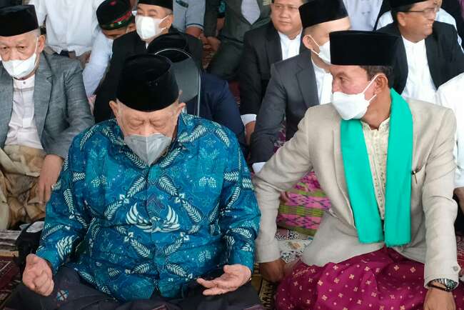 Wako Palembang Shalat Ied di Masjid Sultan Mahmud Badaruddin Jayo Wikramo