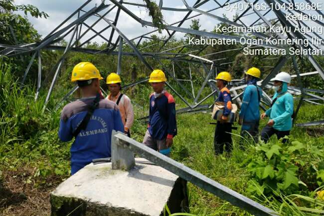 Tower PLN di KM 322 Roboh, Pelayanan Listrik tidak Terganggu