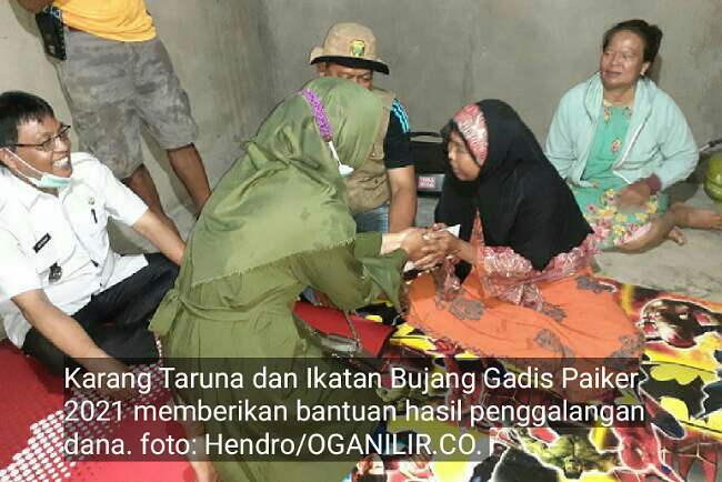 Bujang Gadis Paiker 2021 Bantu Nenek Yati yang Rumahnya Terbakar