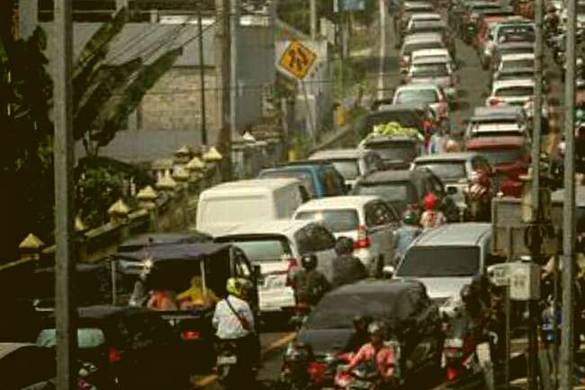 Penyebab Macet Parah di Puncak Bogor, Banyak Kendaraan Salip Menyalip