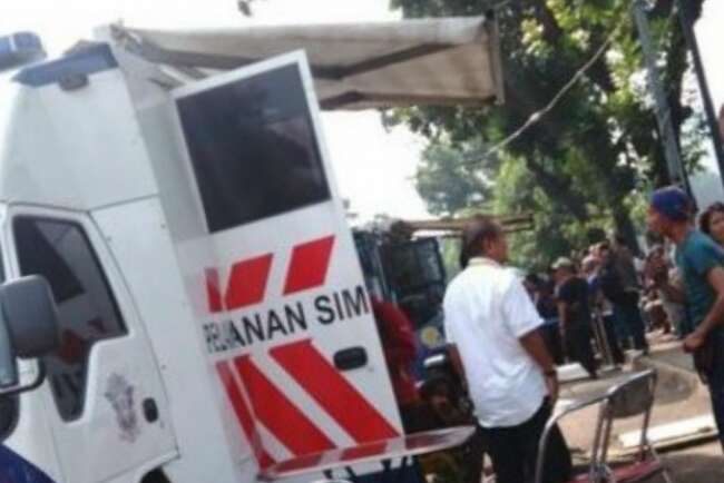 DPR Sangat Mendukung Wacana Peralihan Pembuatan SIM dari Polisi ke Kemenhub