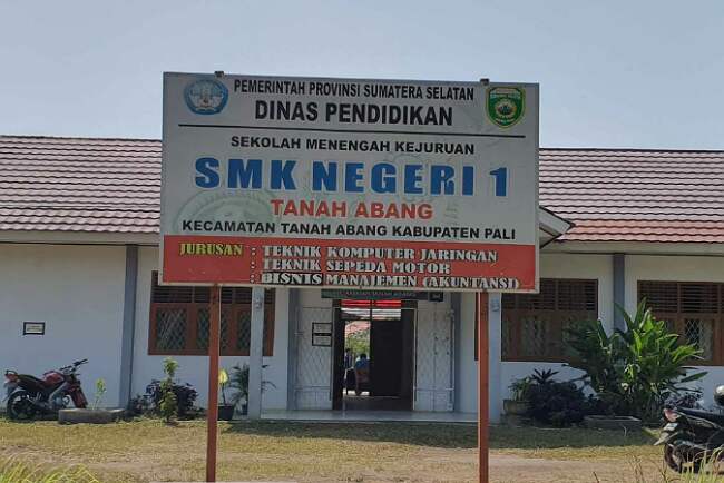Jalan ‘Bagus’ Menuju SMK Negeri 1 Tanah Abang Janjinya Dianggarkan Tahun Depan