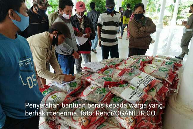 500 KK di OKU Selatan Terima Bantuan Beras