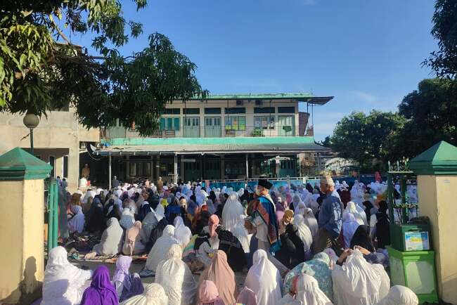 Jemaah Masjid Al-Jannah Gelar Salat Ied Pagi Ini