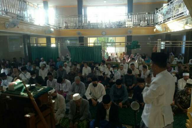 Bupati OKI Sholat Ied di Masjid Al Furqon Celikah Kayuagung