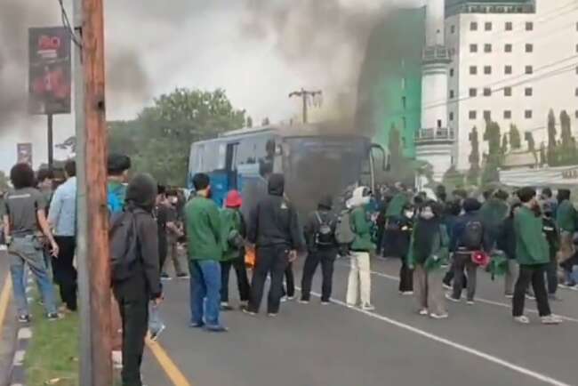 Ribuan Mahasiswa Unhas akan Long March ke Kantor DPRD Sulsel