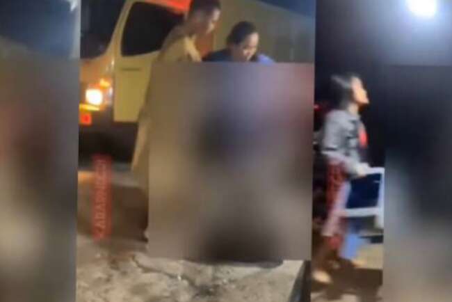 Viral Video Emak Berdaster Smackdown 2 Pencuri HP di Banjar, Pelaku tak Berdaya