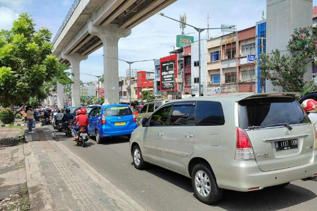 Usai Libur Lebaran, Sejumlah Jalan Protokol di Palembang Kembali Macet