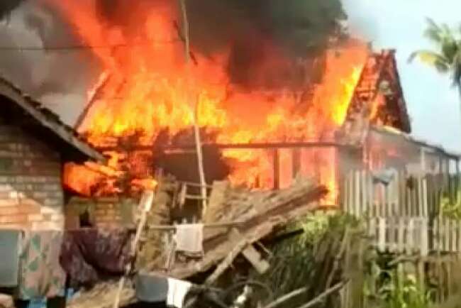 Rumah Panggung di Pedamaran 2 Hangus Terbakar