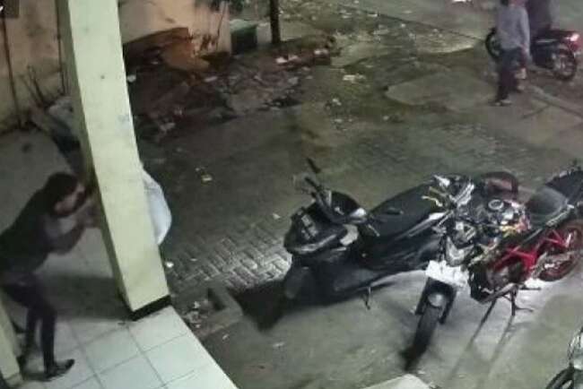 Video Viral Pencuri Motor Menembak Warga di Bekasi, Menegangkan