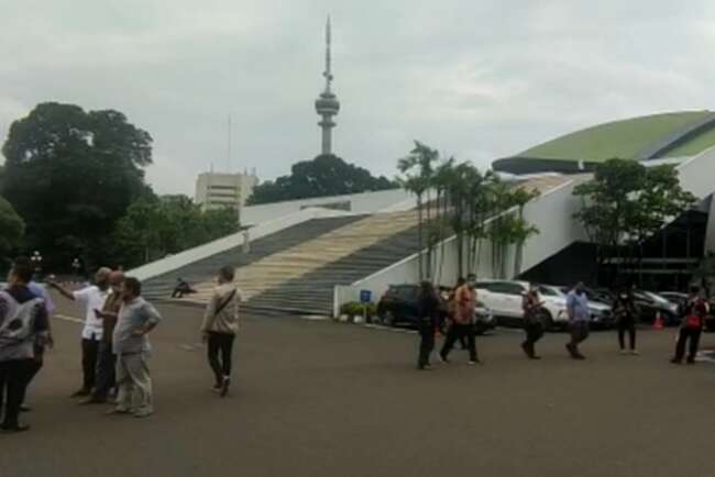 Karyawan Kocar-Kacir, Gedung Wakil Rakyat di Senayan Juga Digoyang Gempa