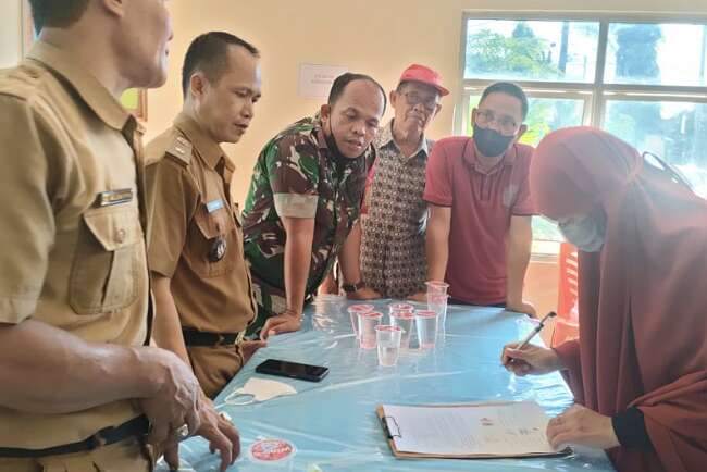 Emak-emak vs Pemilik Usaha Ayam Potong Akhirnya Berdamai