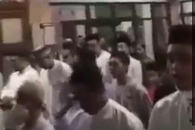 Viral Jamaah Tarawih Nyanyikan Lagu Indonesia Raya