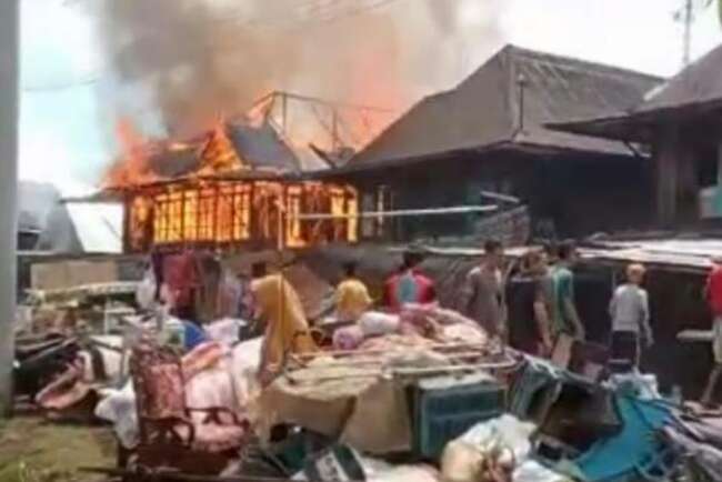 2 Rumah Warga di Muara Pinang Ludes Terbakar