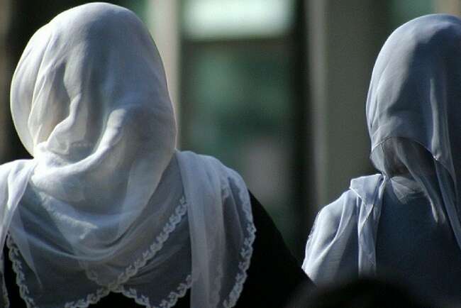 Pengadilan Tinggi Karnataka Putuskan Larangan Jilbab di Kelas Sesuai Aturan