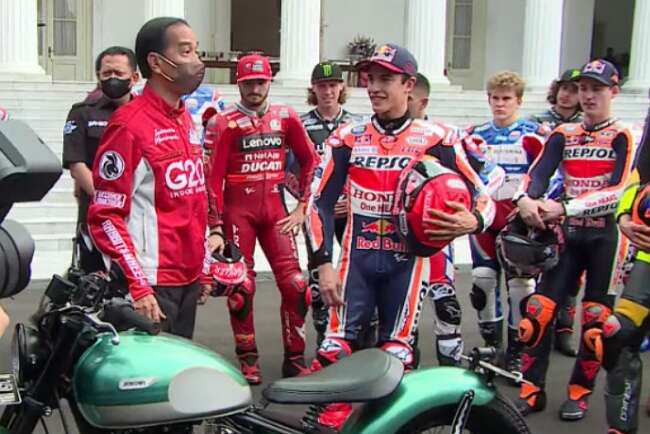 Jokowi Perlihatkan Motor Kesayangan di Depan Pembalap MotoGP